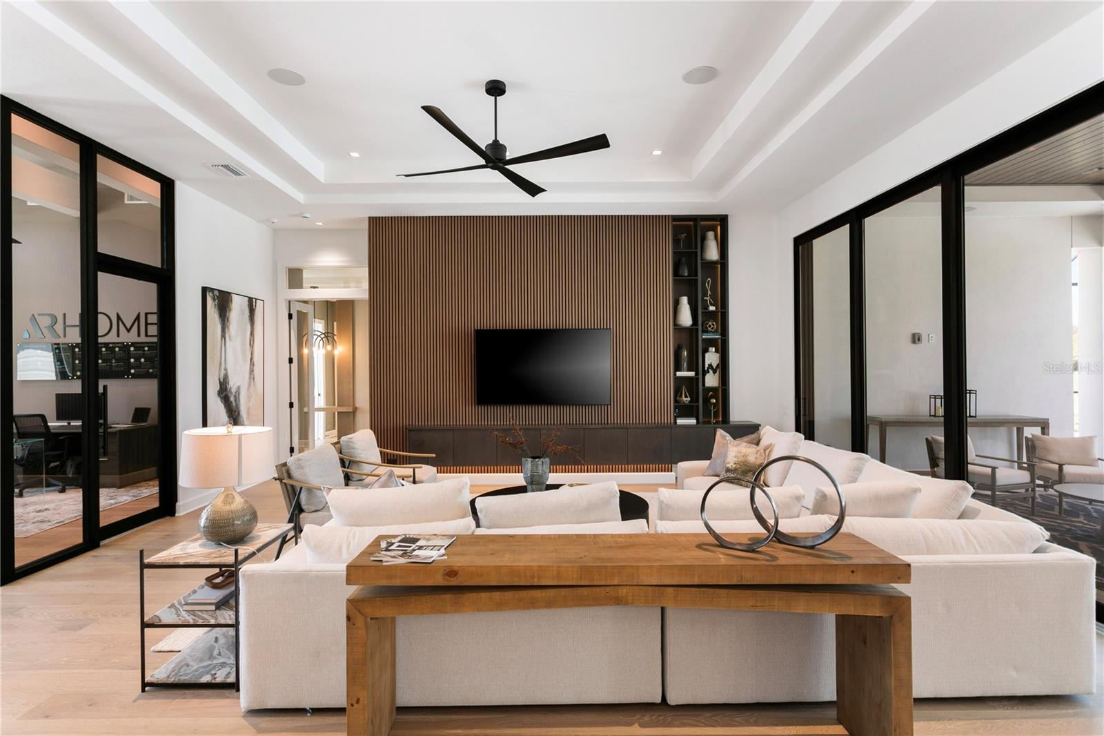 VICTORIA LAKES - Residential