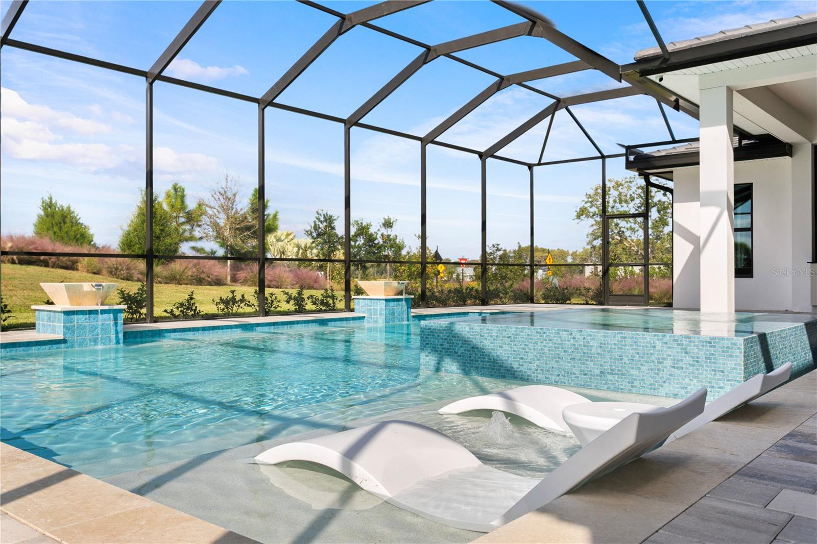 VICTORIA LAKES - Residential