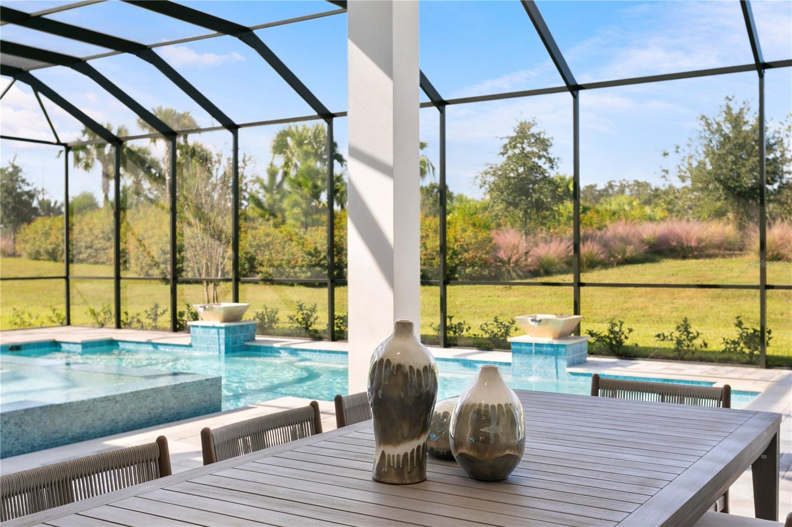 VICTORIA LAKES - Residential