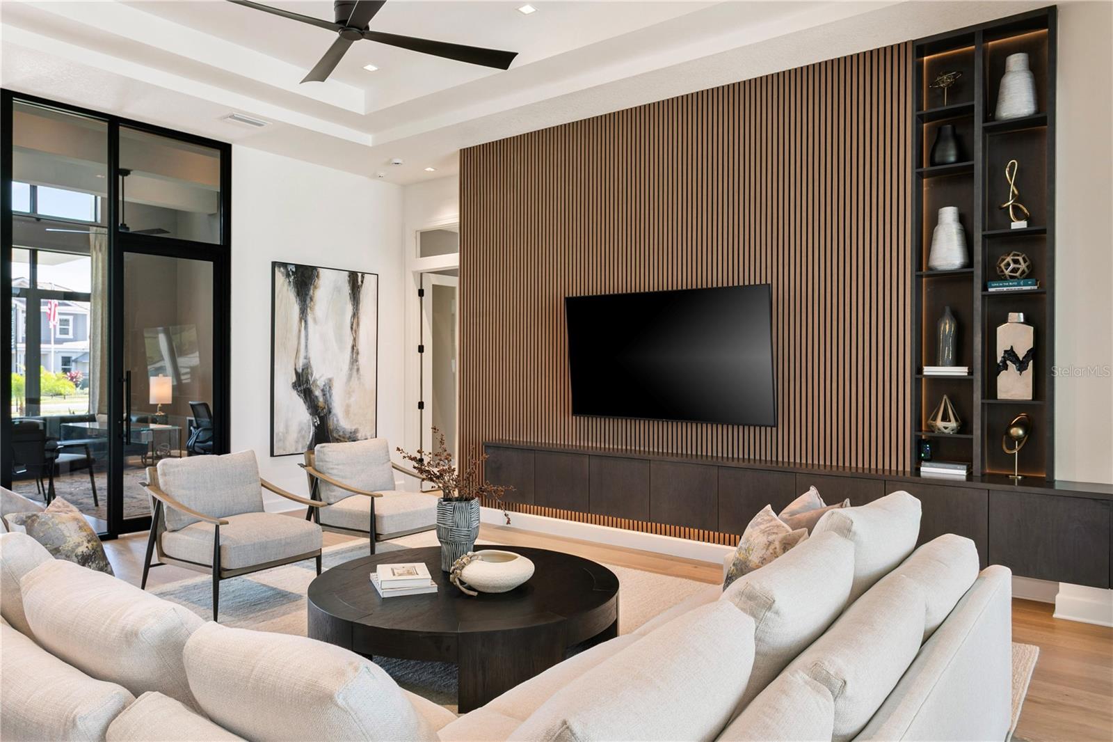 VICTORIA LAKES - Residential