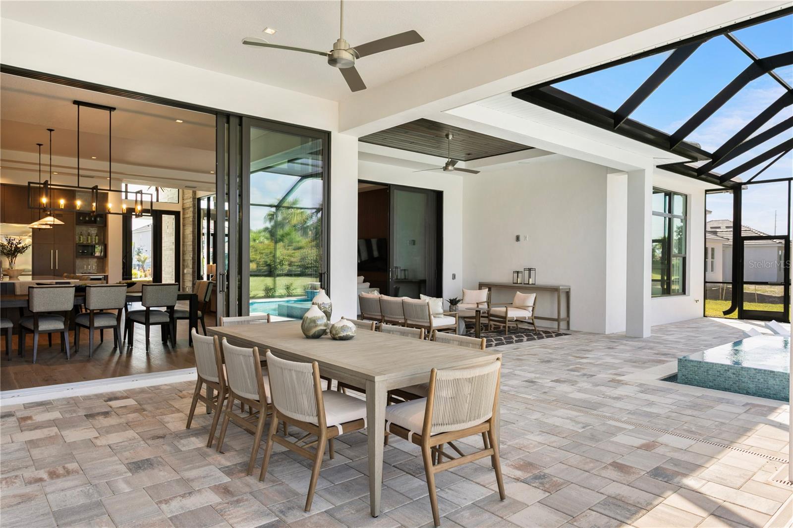 VICTORIA LAKES - Residential