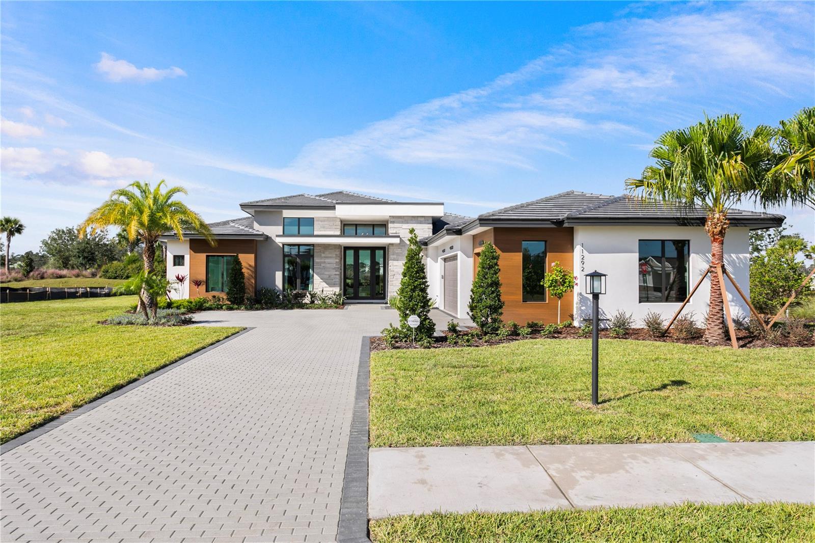 VICTORIA LAKES - Residential