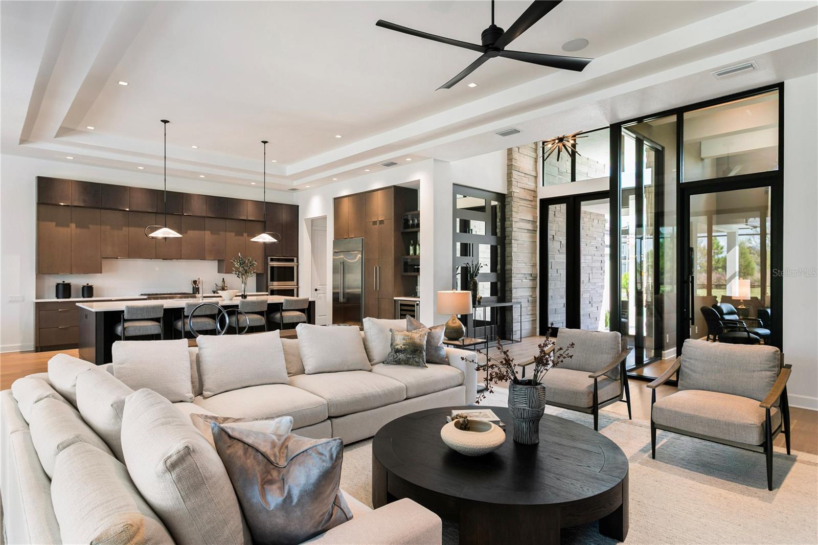 VICTORIA LAKES - Residential