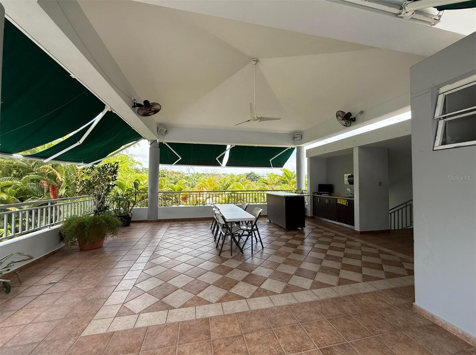 COND PASEOMONTE - Residential