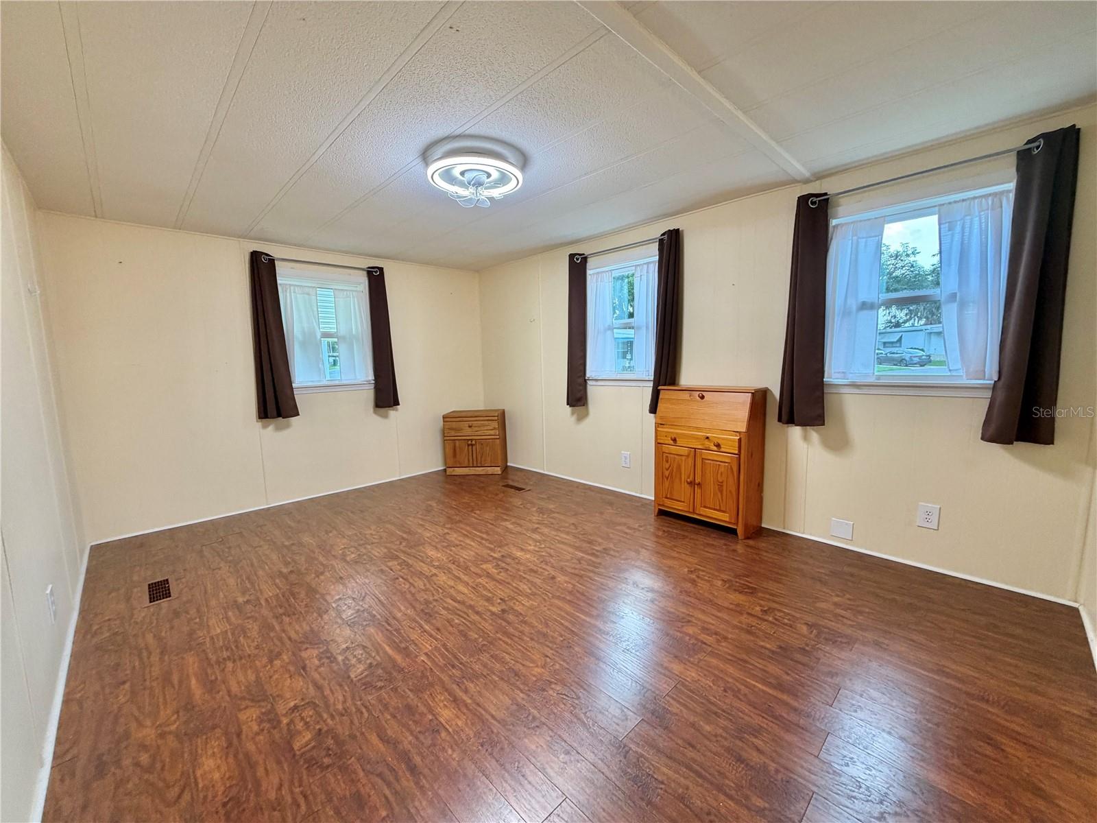 HAWTHORNE AT LEESBURG A COOP - Residential