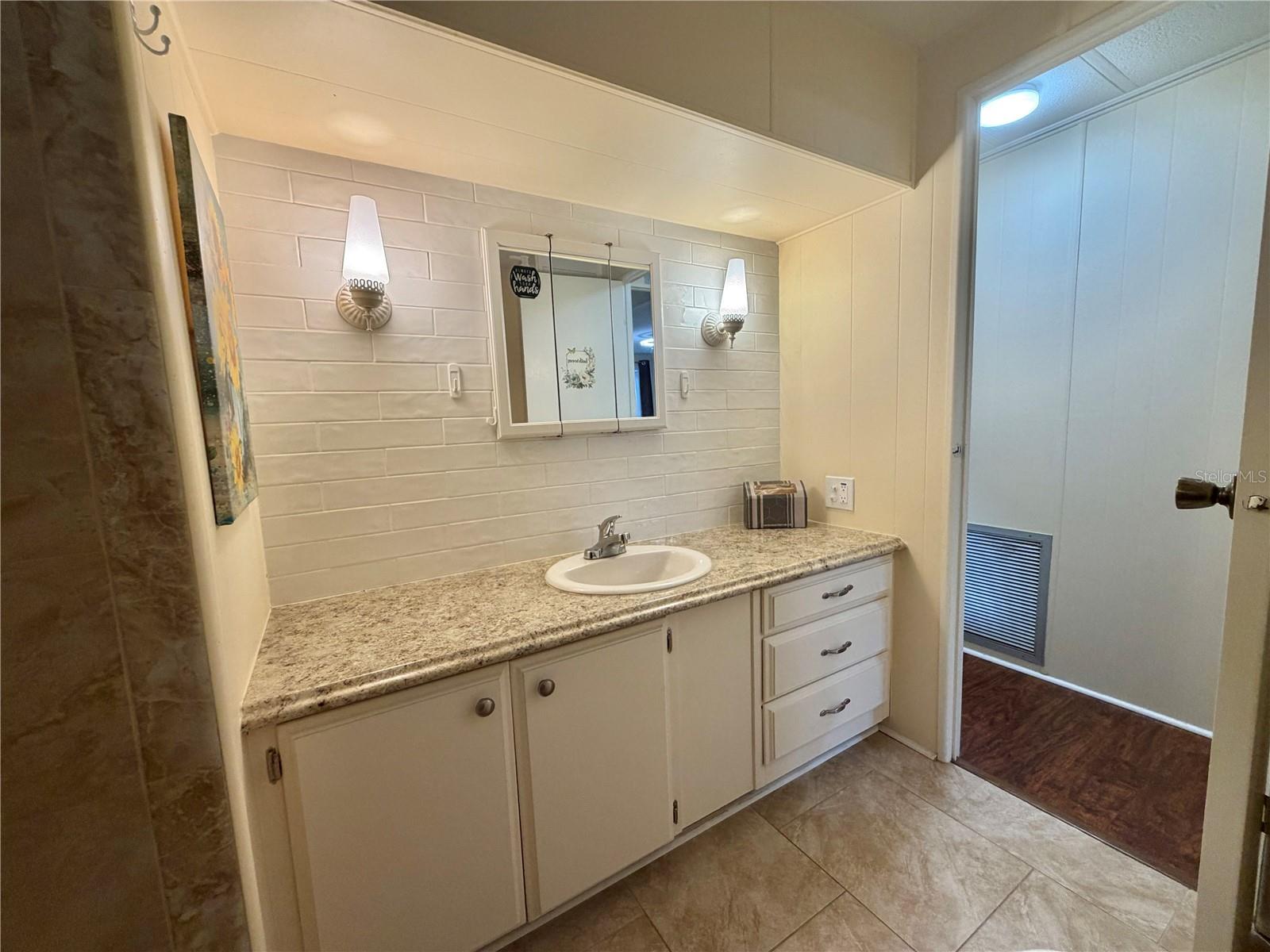 HAWTHORNE AT LEESBURG A COOP - Residential