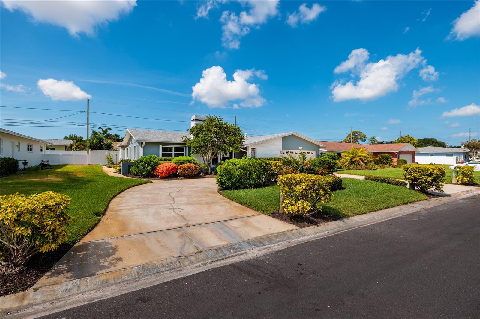CROSSROADS ESTATES 1ST ADD - Residential