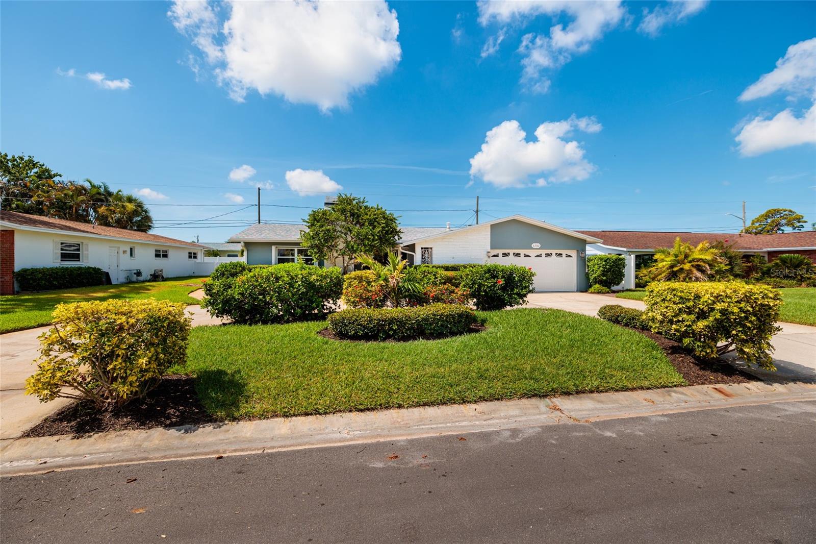 CROSSROADS ESTATES 1ST ADD - Residential