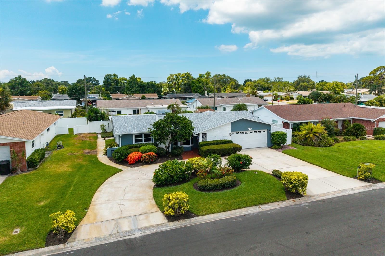 CROSSROADS ESTATES 1ST ADD - Residential