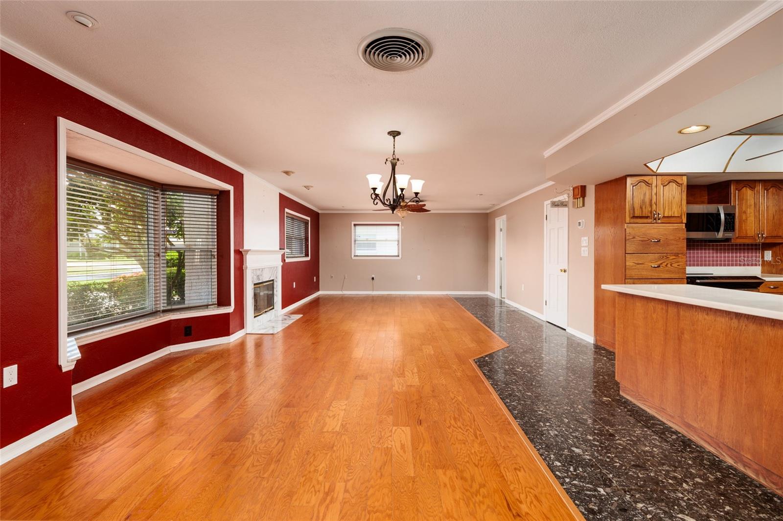 CROSSROADS ESTATES 1ST ADD - Residential