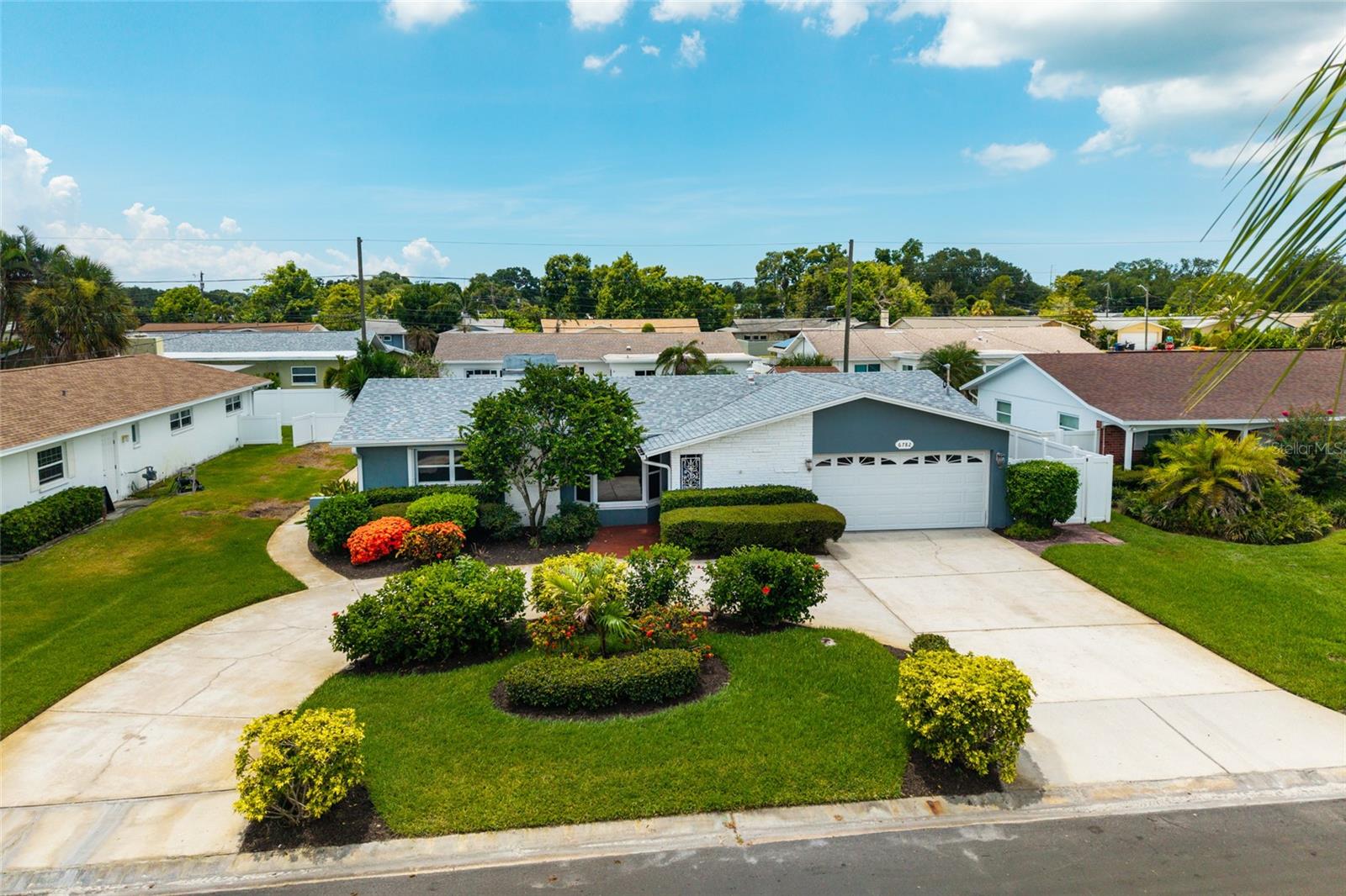 CROSSROADS ESTATES 1ST ADD - Residential