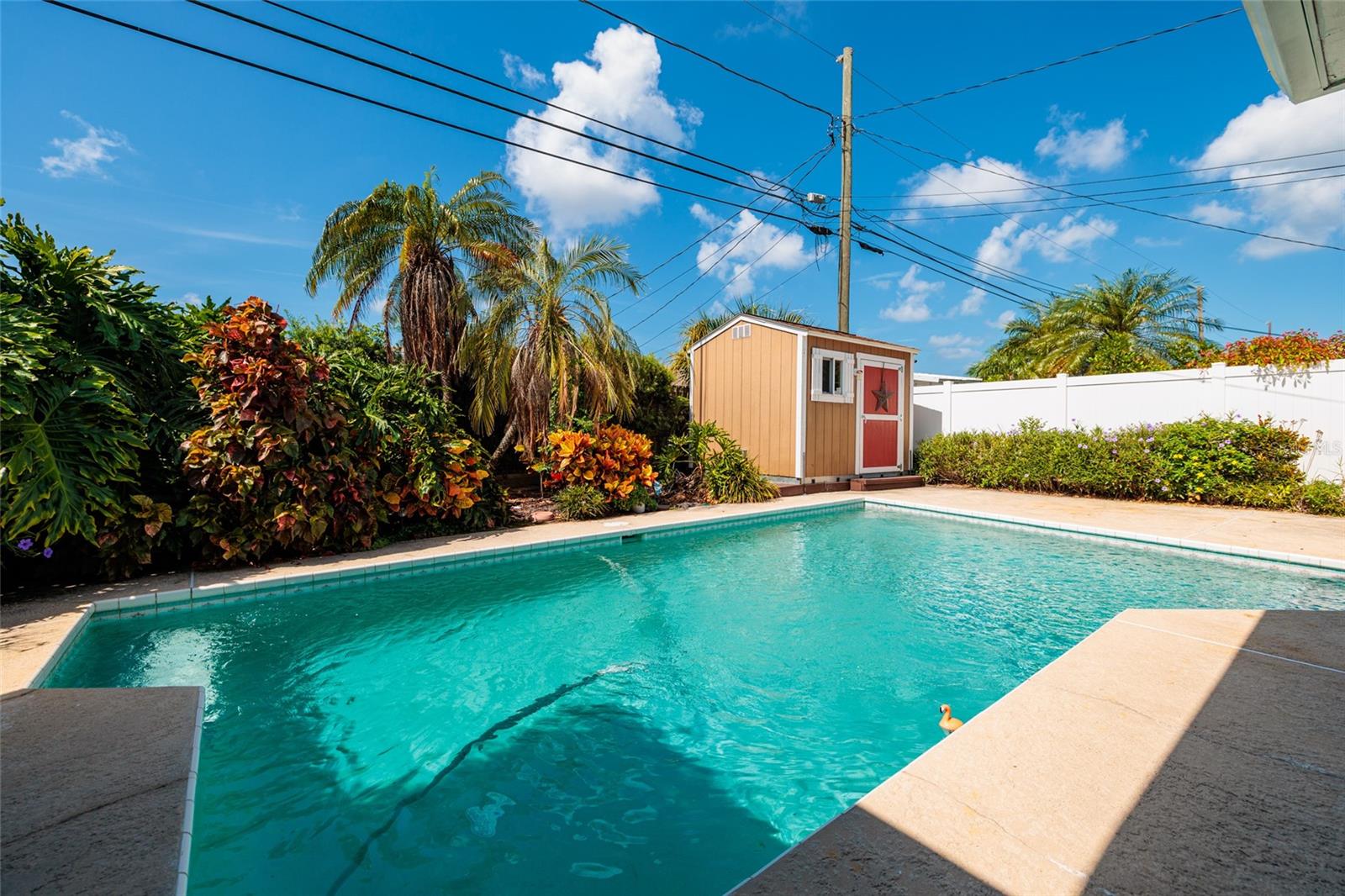 CROSSROADS ESTATES 1ST ADD - Residential