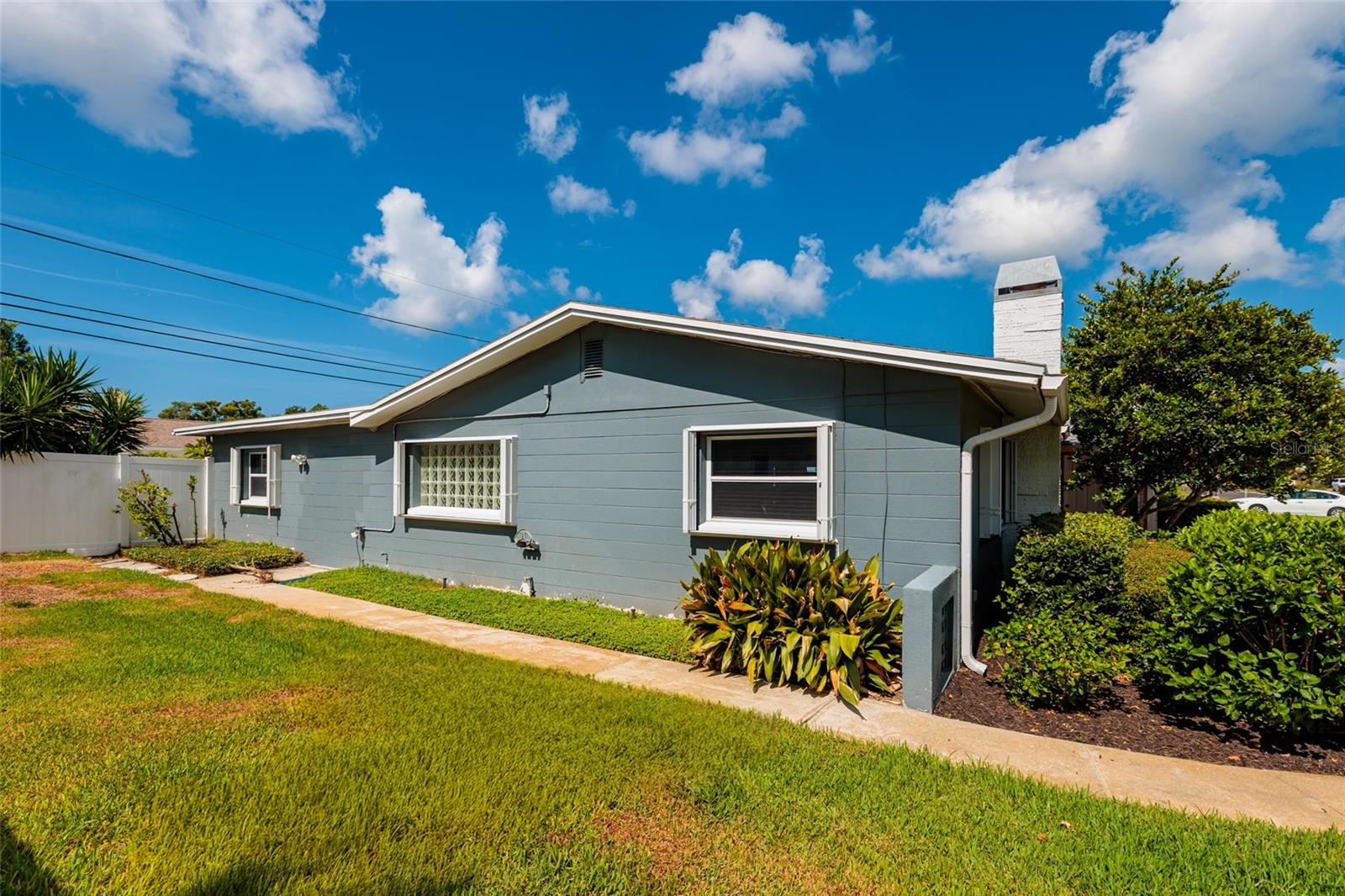 CROSSROADS ESTATES 1ST ADD - Residential