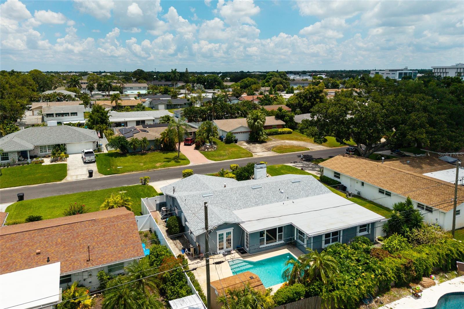 CROSSROADS ESTATES 1ST ADD - Residential