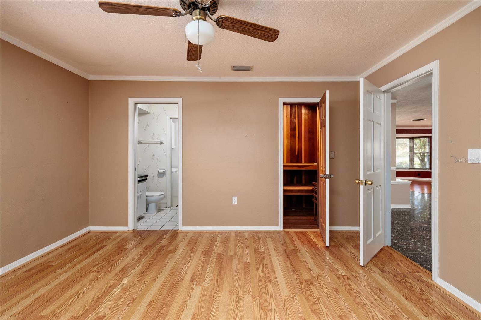 CROSSROADS ESTATES 1ST ADD - Residential