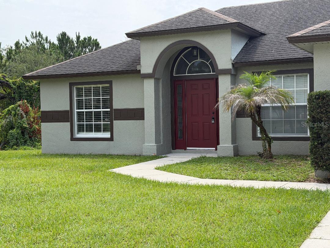 881 HANFORD DRIVE - Deltona Lakes - Very Nice 3 bedroom 2 bath, split plan home with a great yard. Great room set-up with eating area in kitchen and breakfast bar. All appliances and washer and dryer hook ups. Conservation lot with mature landscape and plenty of privacy.  New hardwood flooring in bedrooms and floors in living area and master bedroom have been newly refinished.  Fresh paint throughout.