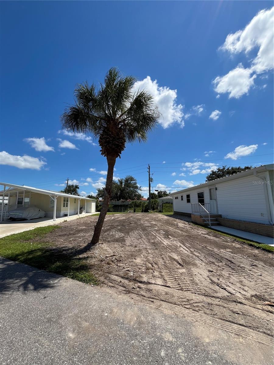 COUNTRY CLUB ESTATES - Land