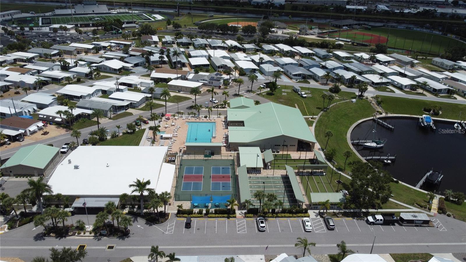 COUNTRY CLUB ESTATES - Land