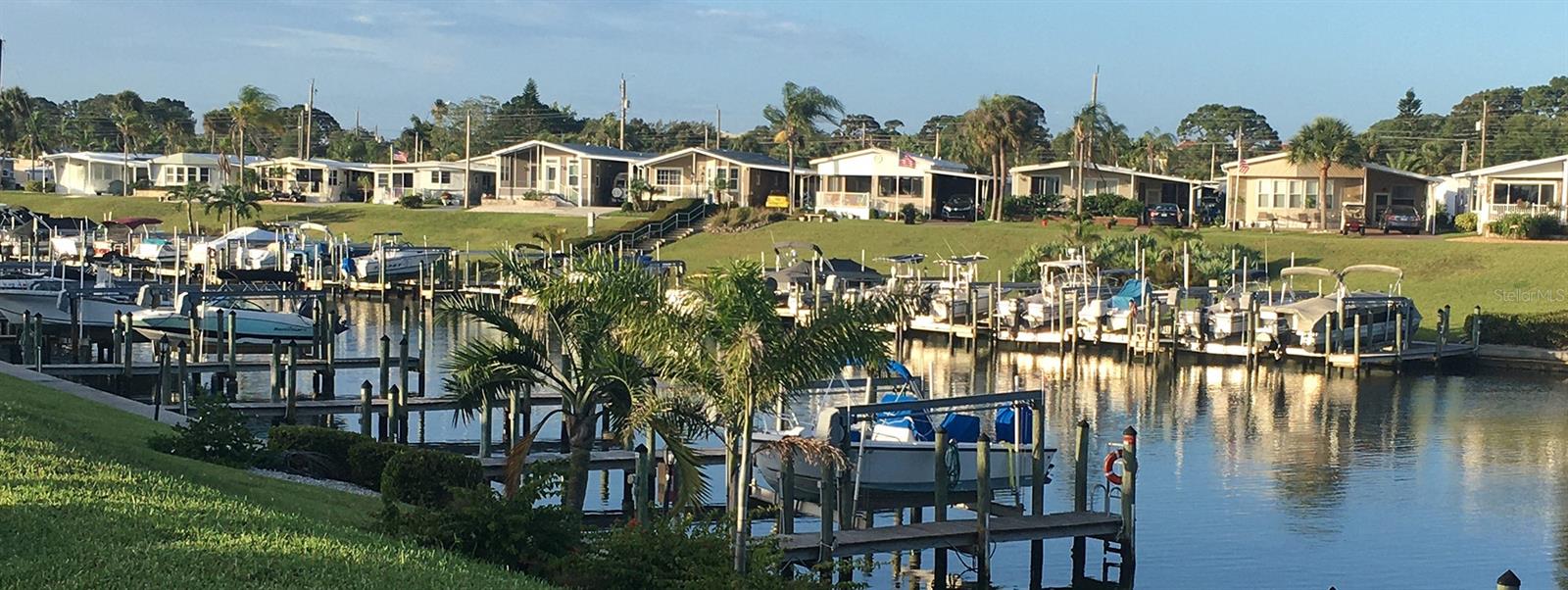 COUNTRY CLUB ESTATES - Land