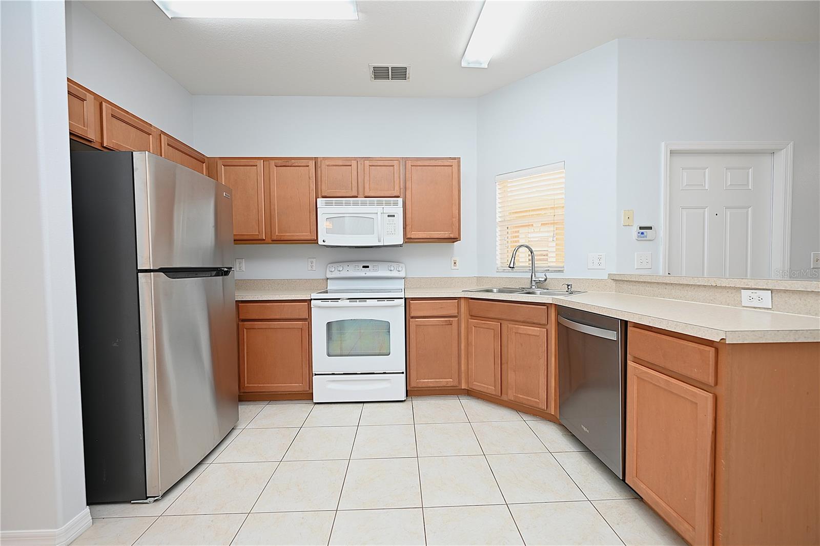 AUTUMNWOOD GROVE - Residential Lease