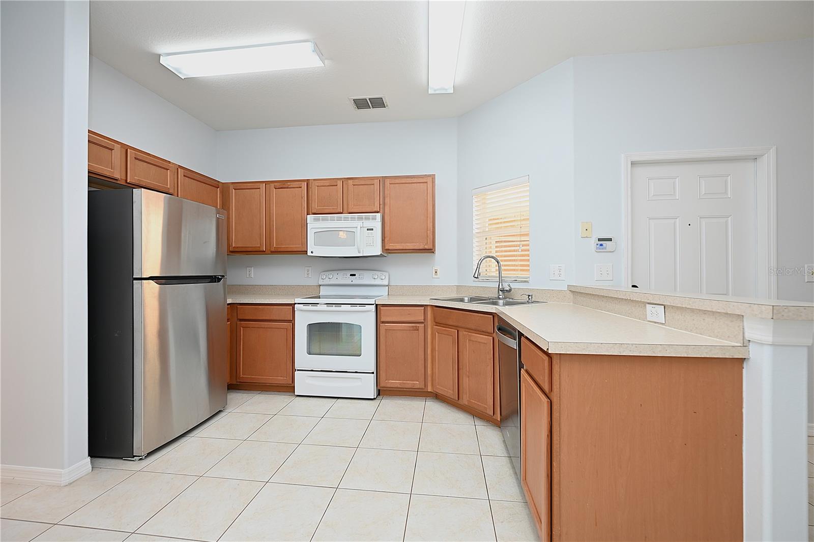 AUTUMNWOOD GROVE - Residential Lease