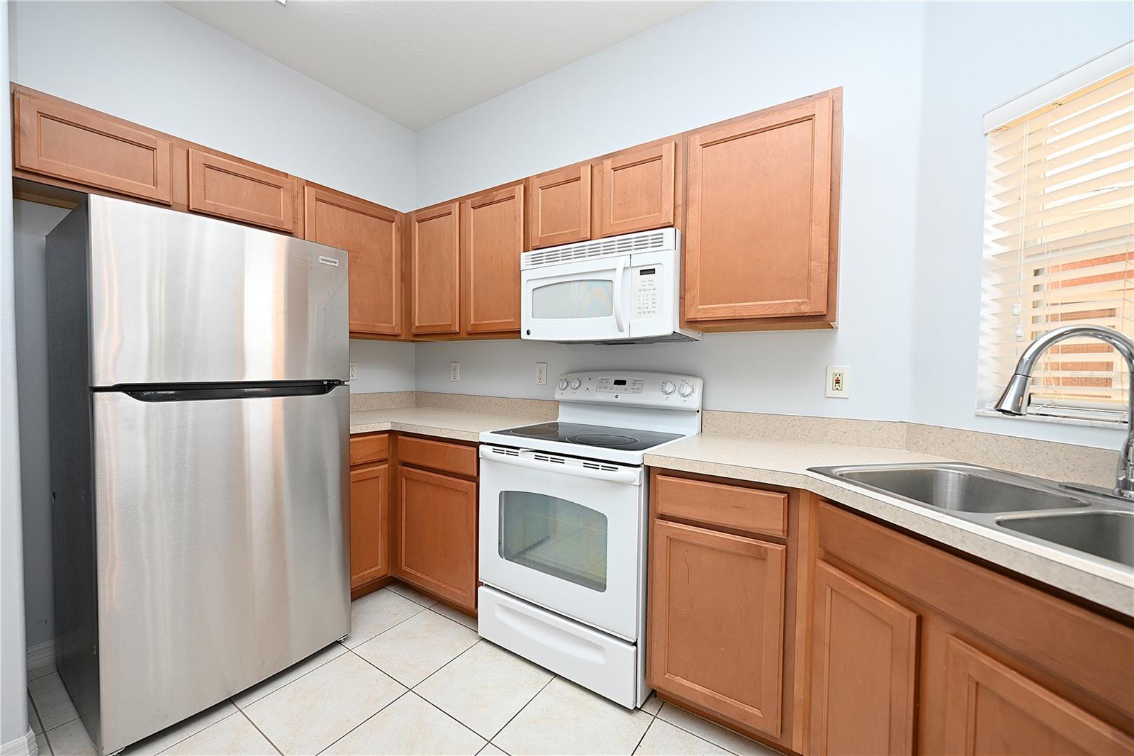 AUTUMNWOOD GROVE - Residential Lease