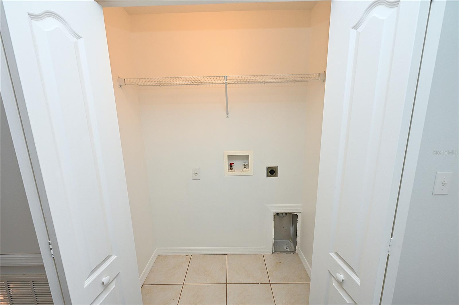 AUTUMNWOOD GROVE - Residential Lease