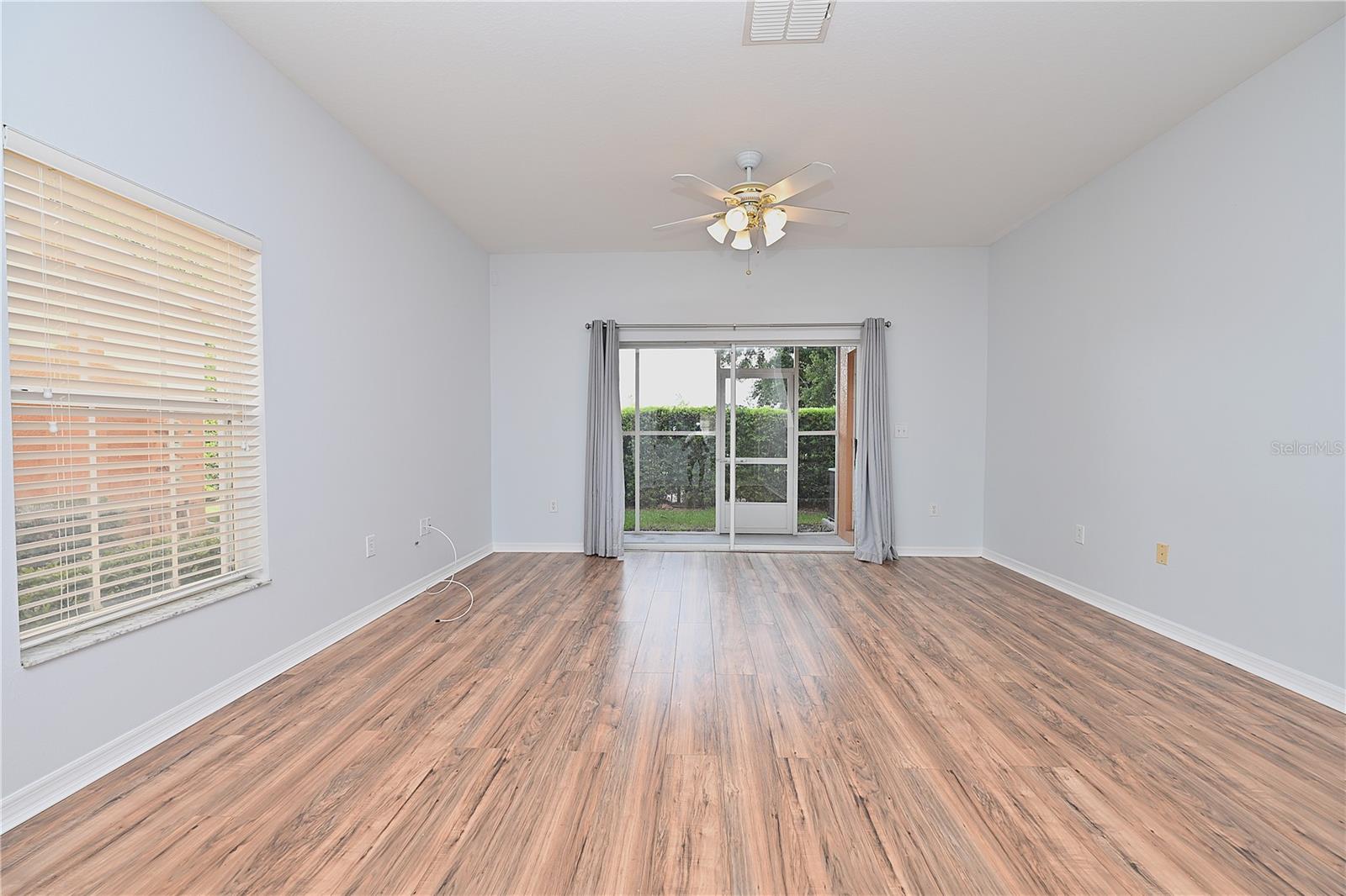 AUTUMNWOOD GROVE - Residential Lease