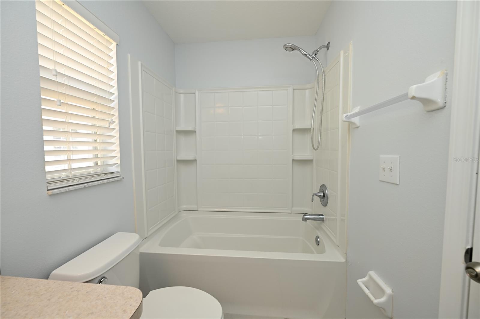 AUTUMNWOOD GROVE - Residential Lease
