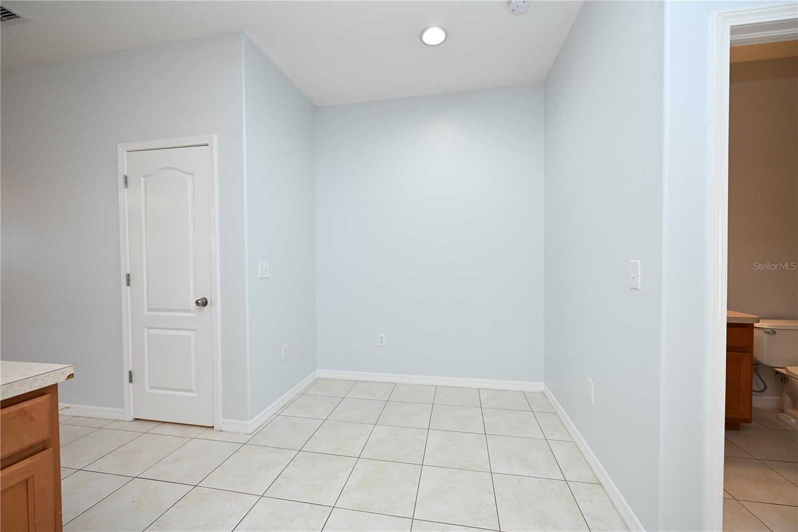 AUTUMNWOOD GROVE - Residential Lease