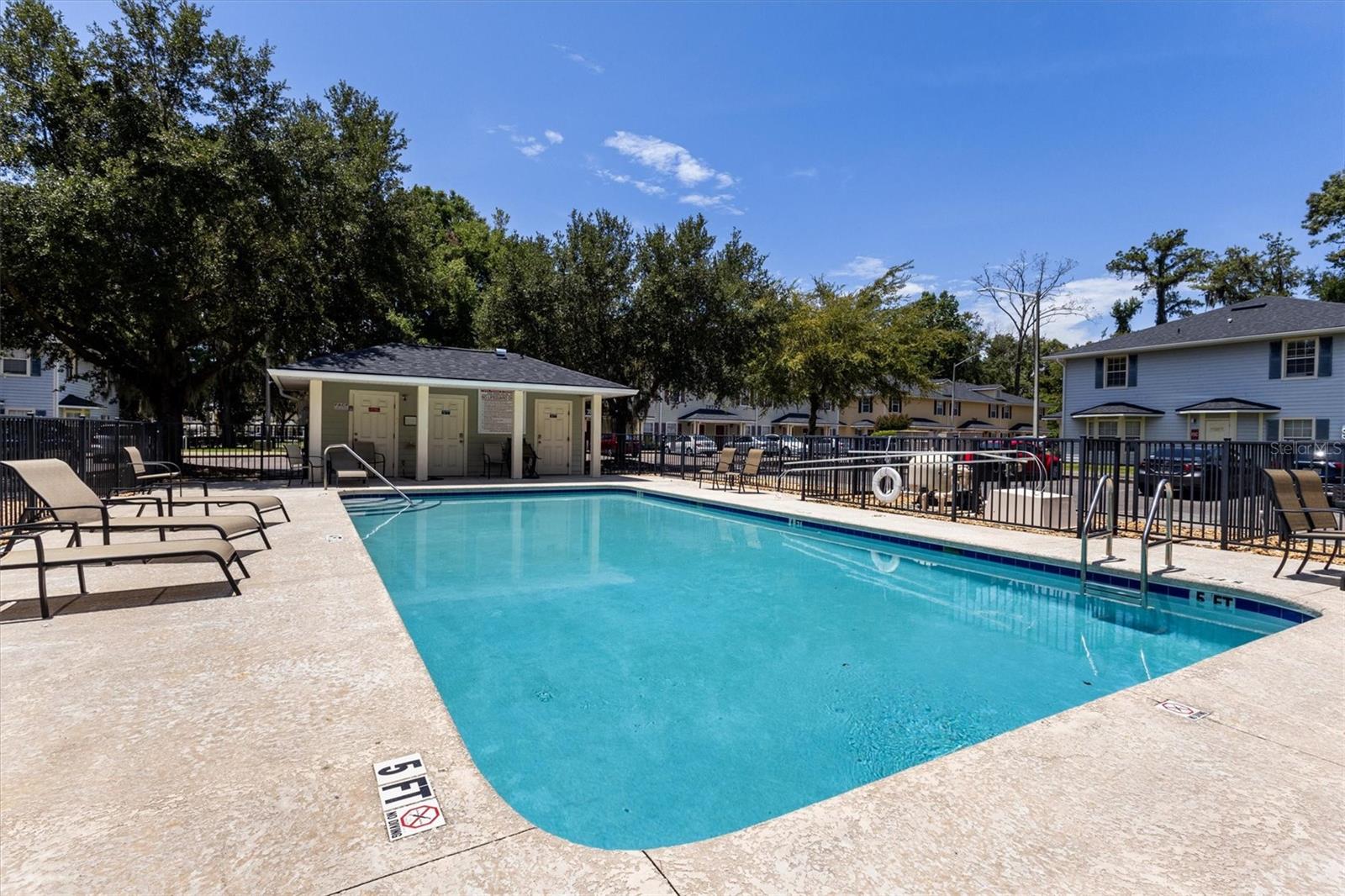 CHASE HOLLOW LLC PH 3 - Residential