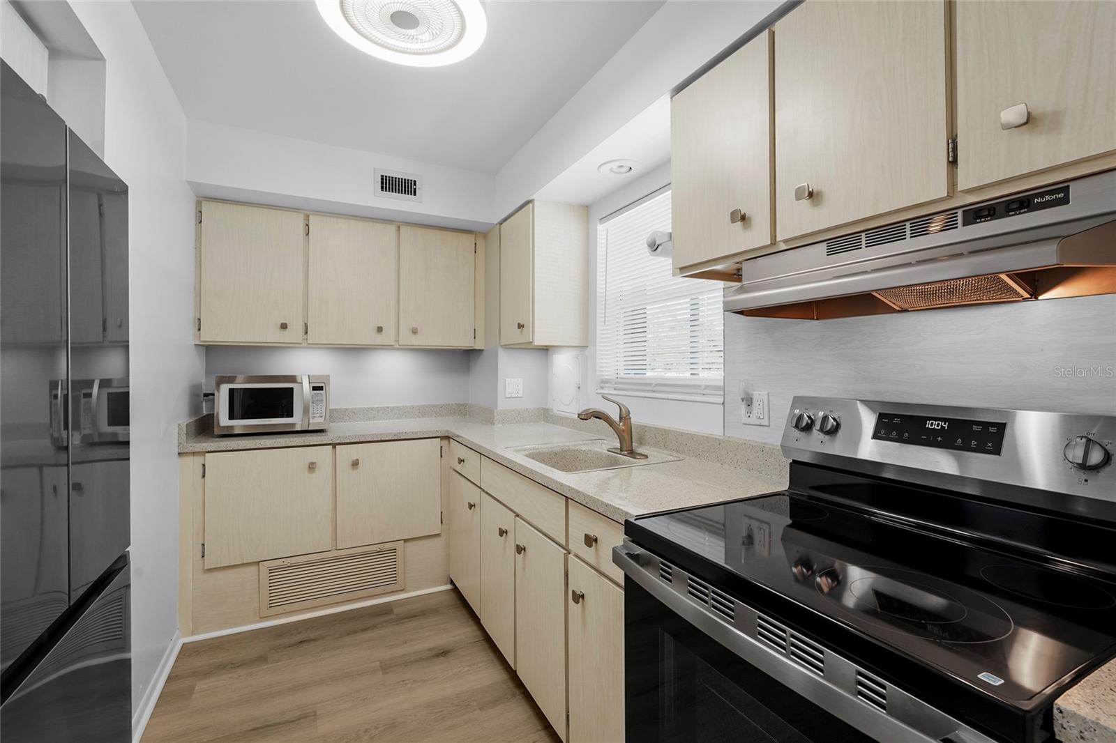 STRATHMORE VILLAGE GREEN - Residential
