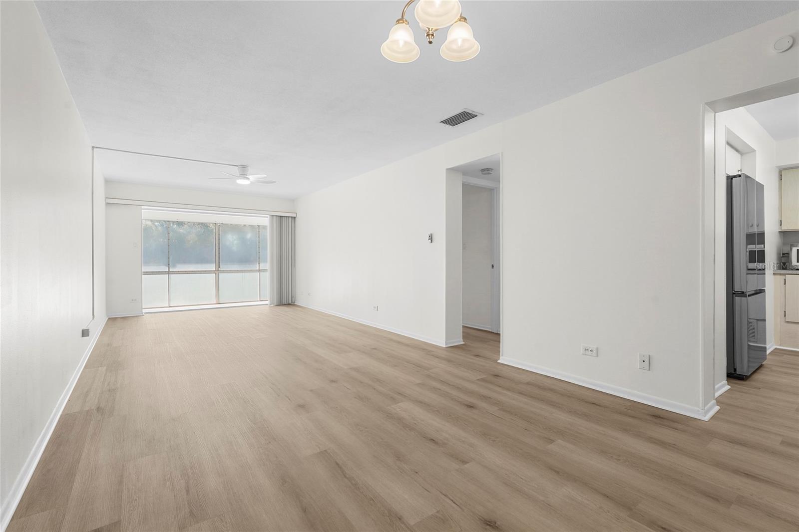 STRATHMORE VILLAGE GREEN - Residential