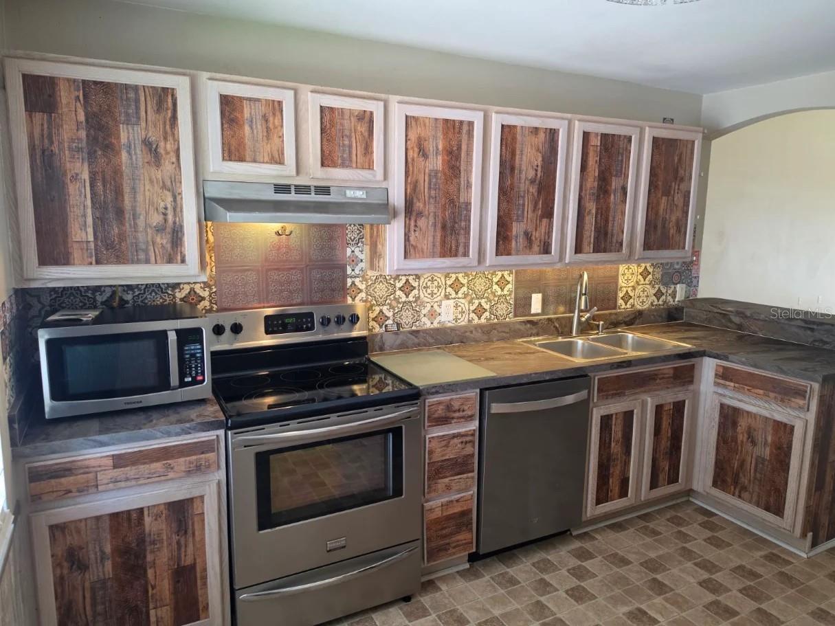 GALLERY AT RIDGEWOOD LAKES CONDO - Residential