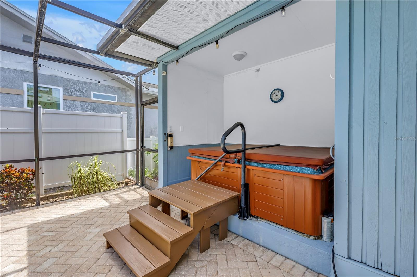 FEATHER SOUND - Residential
