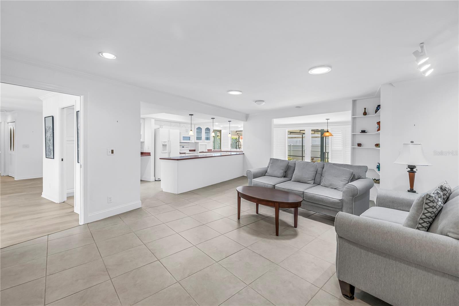 FEATHER SOUND - Residential