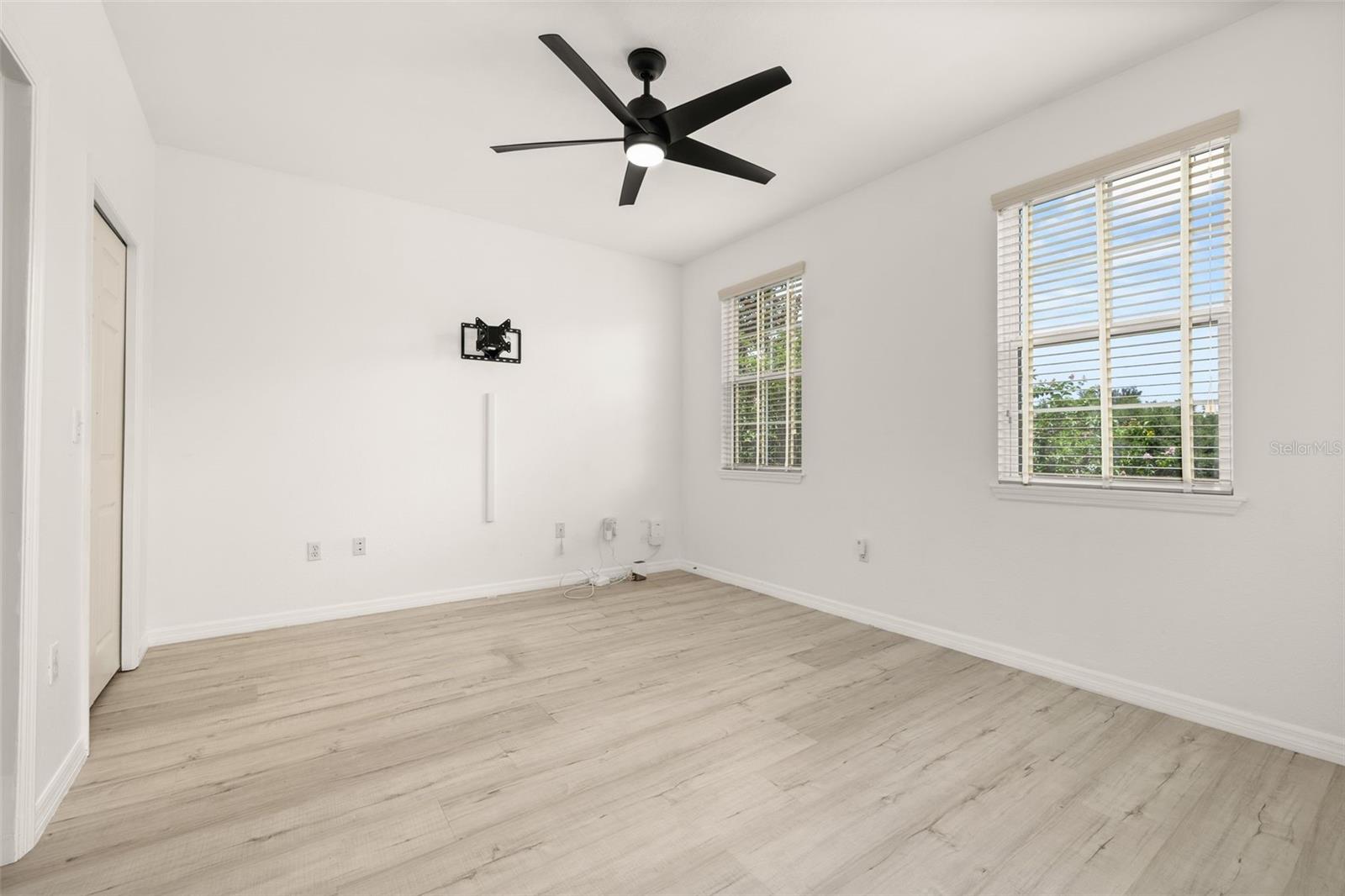 HAMPTONS/METROWEST - Residential
