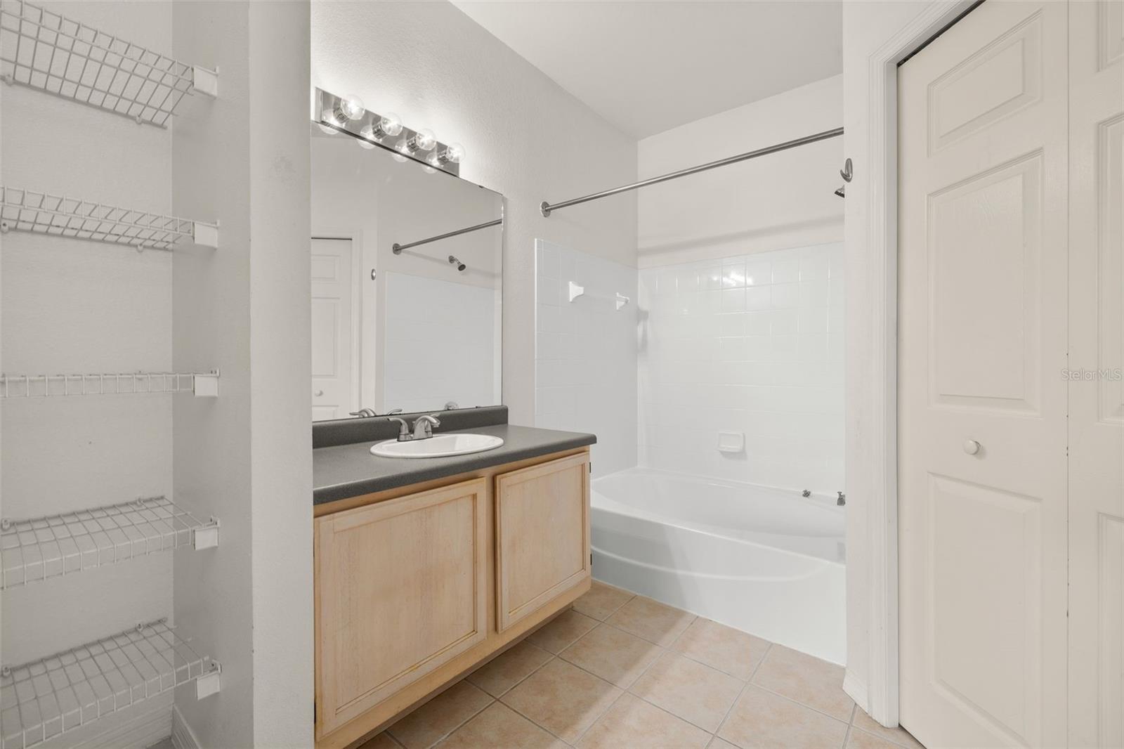 HAMPTONS/METROWEST - Residential