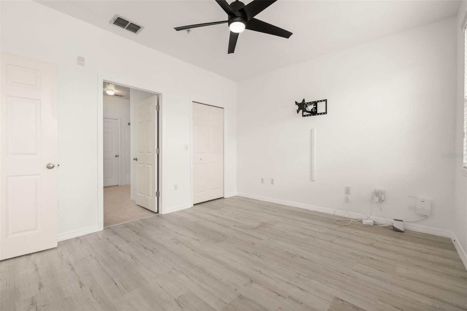HAMPTONS/METROWEST - Residential