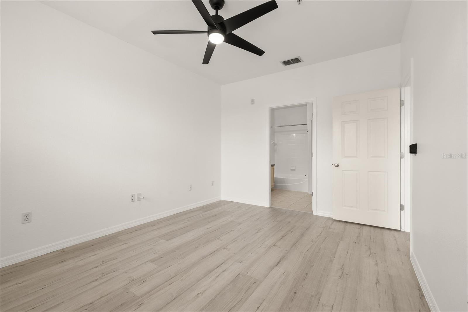HAMPTONS/METROWEST - Residential