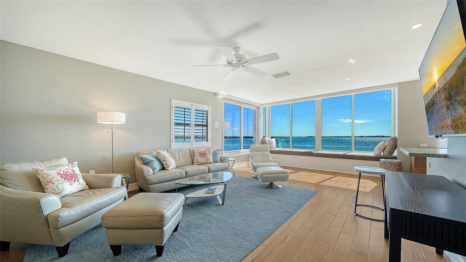 HARBOR HOUSE SOUTH - Residential
