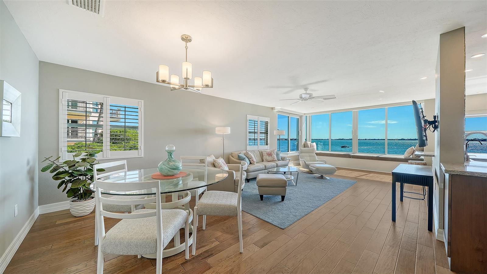 HARBOR HOUSE SOUTH - Residential