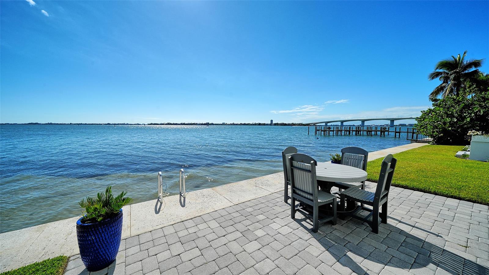 HARBOR HOUSE SOUTH - Residential