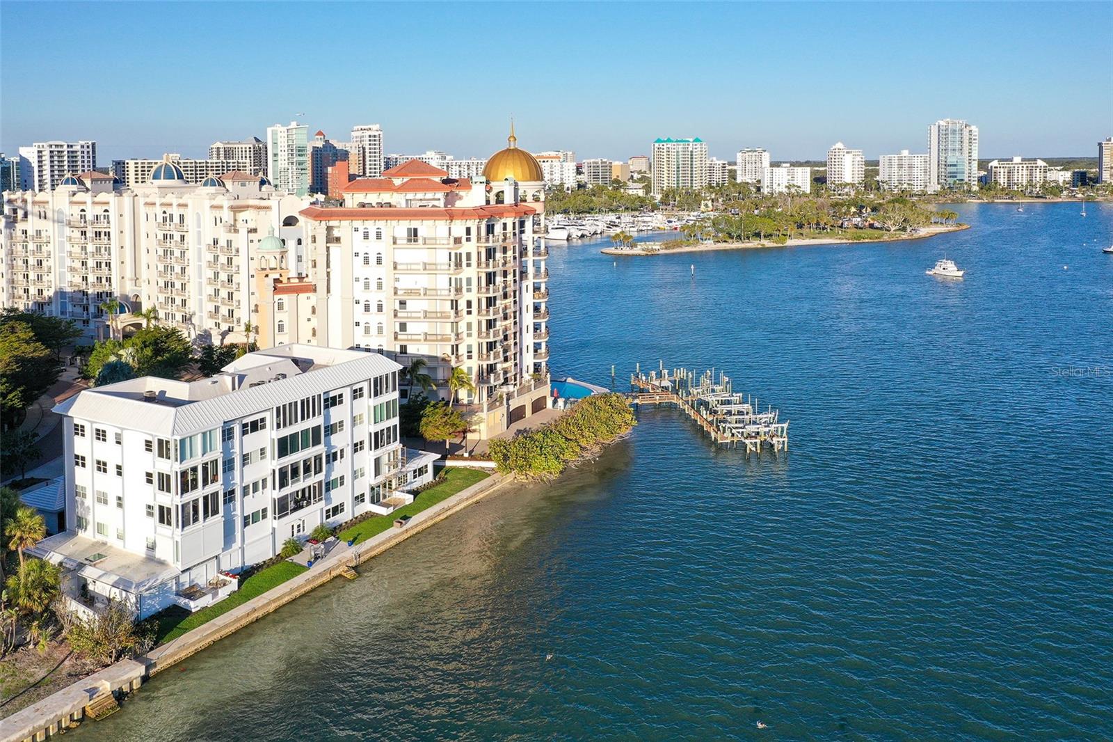 HARBOR HOUSE SOUTH - Residential