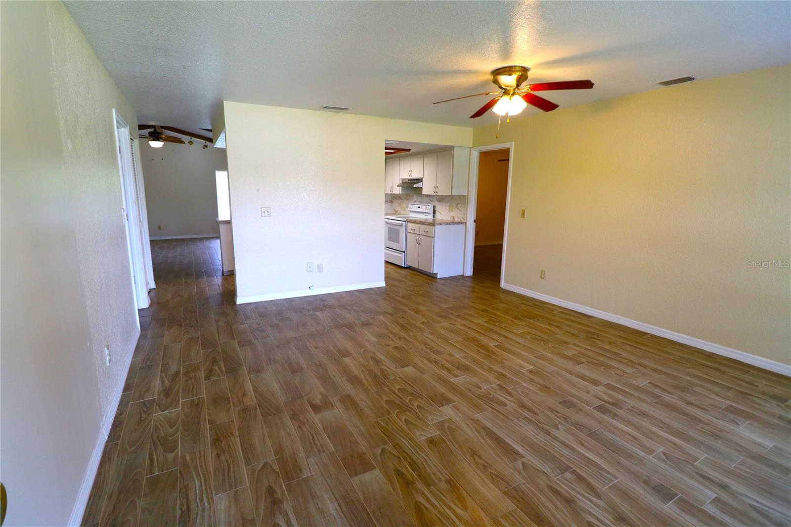 WOODFIELD VILLAGE UNIT 3 - Residential