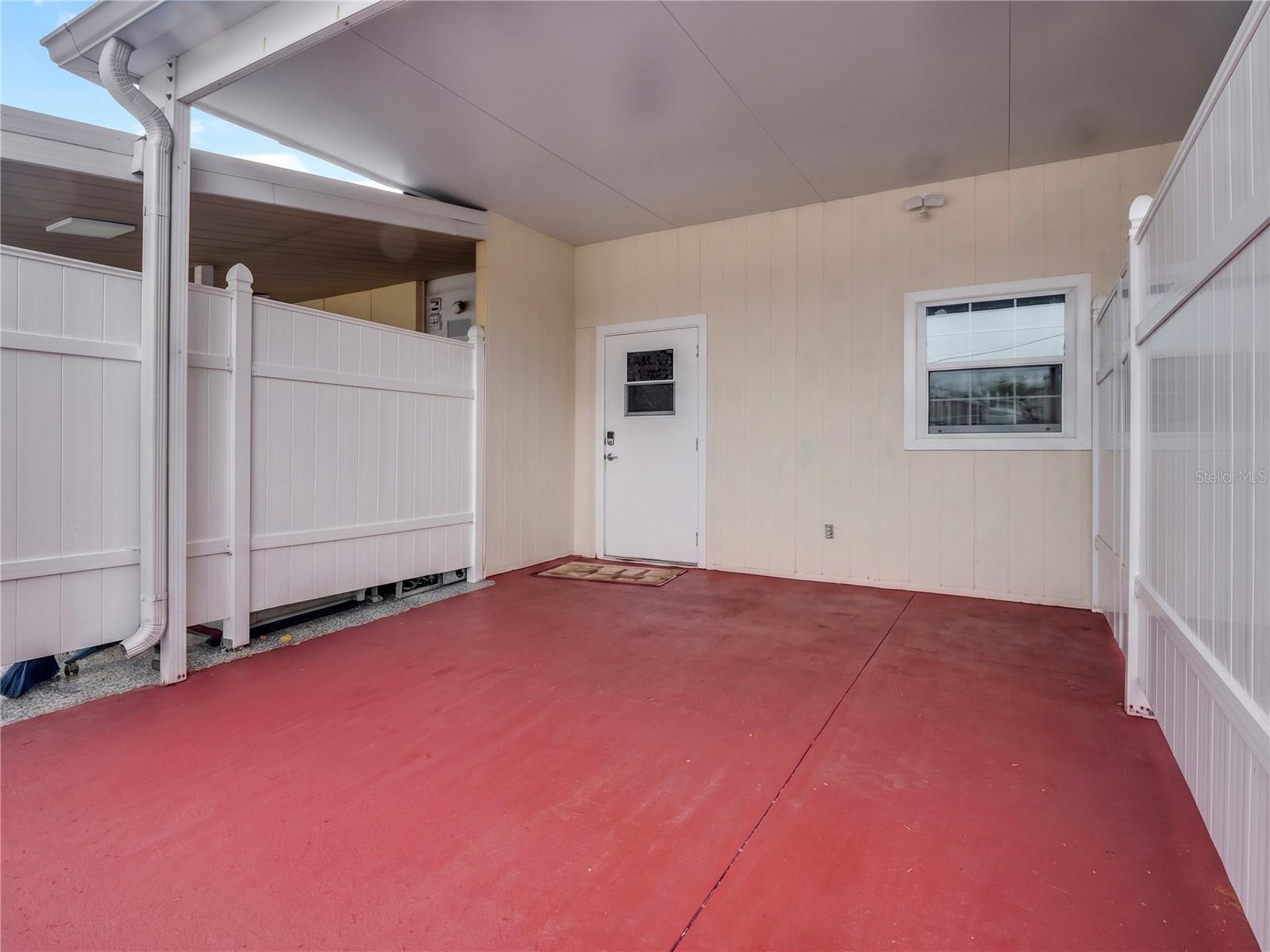 PINECREST VILLA - Residential