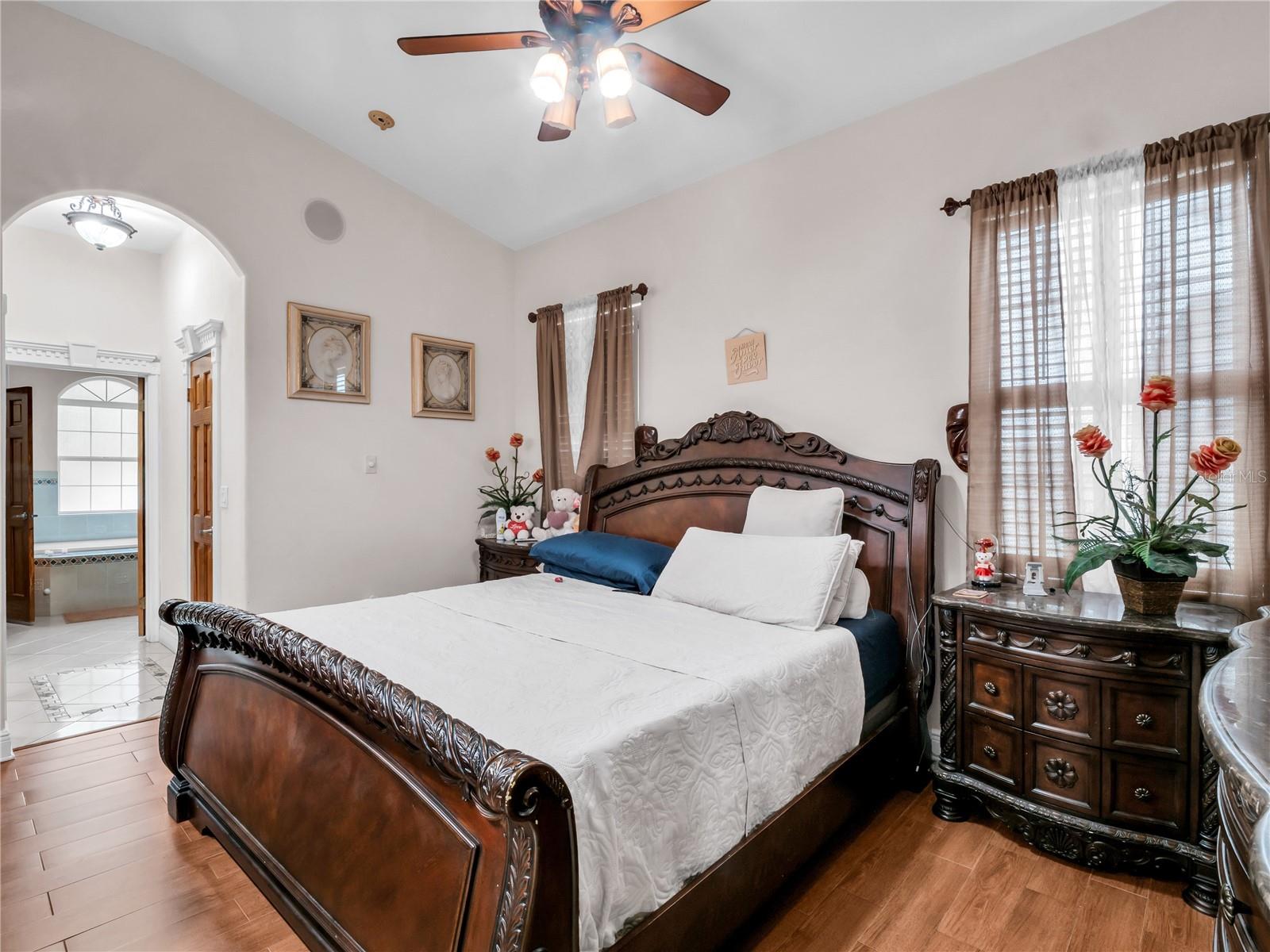 PINECREST VILLA - Residential