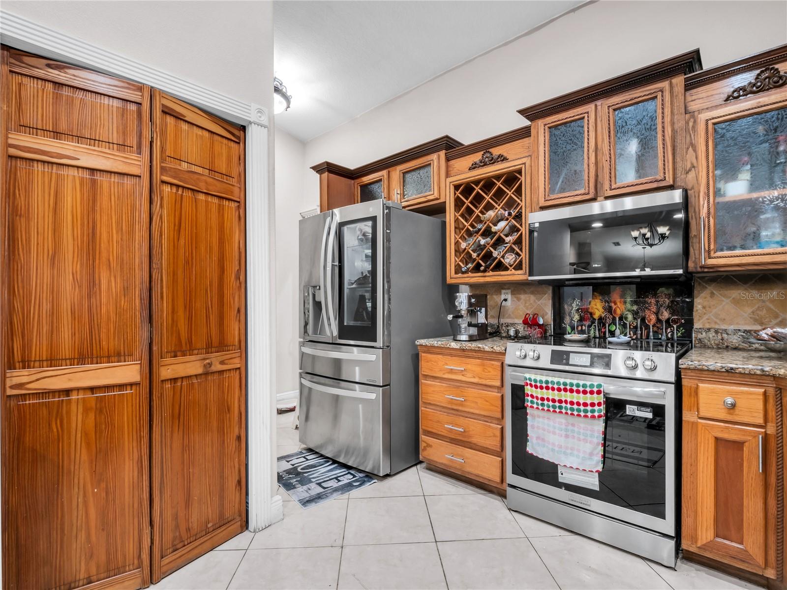PINECREST VILLA - Residential
