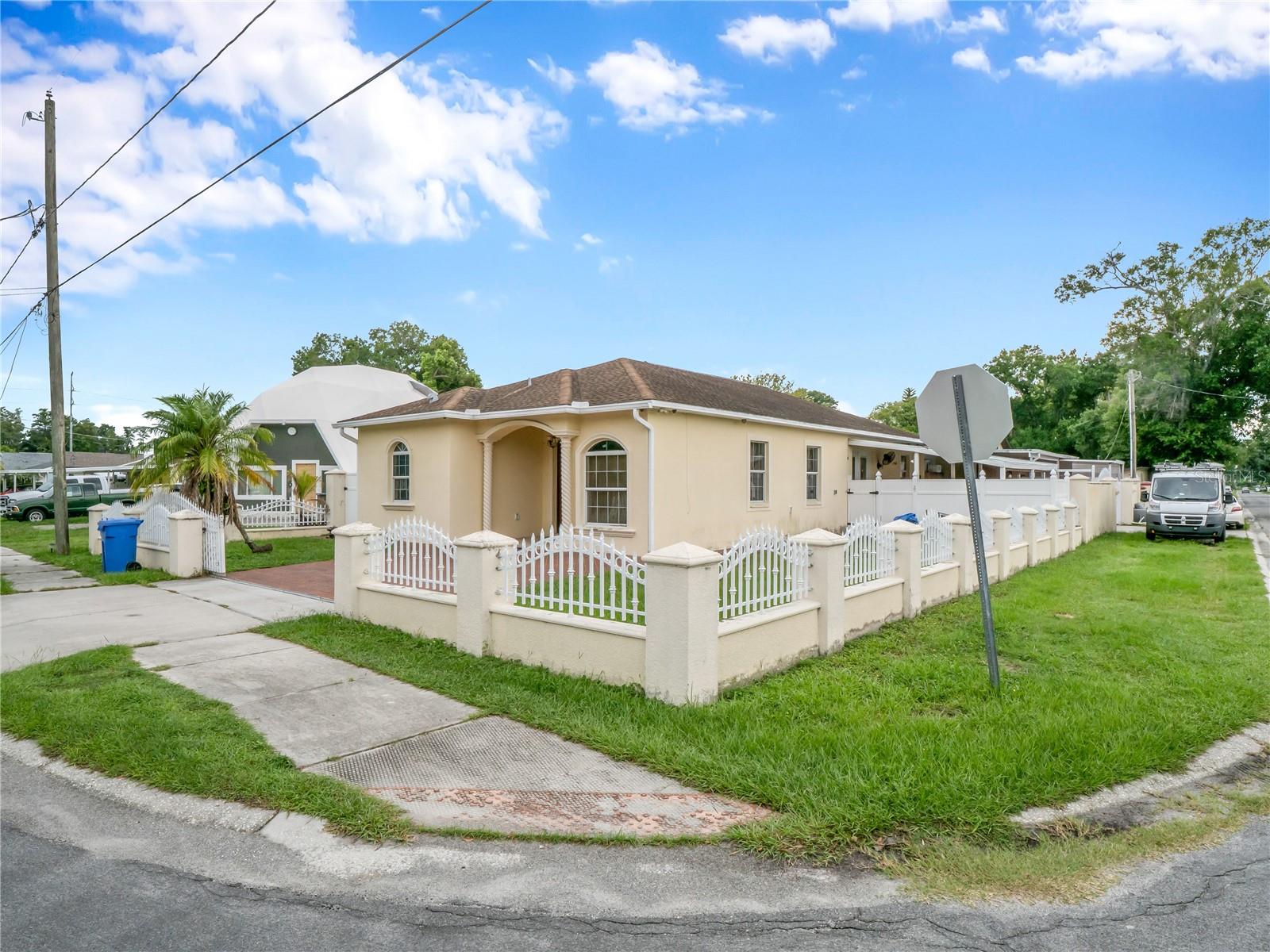 PINECREST VILLA - Residential
