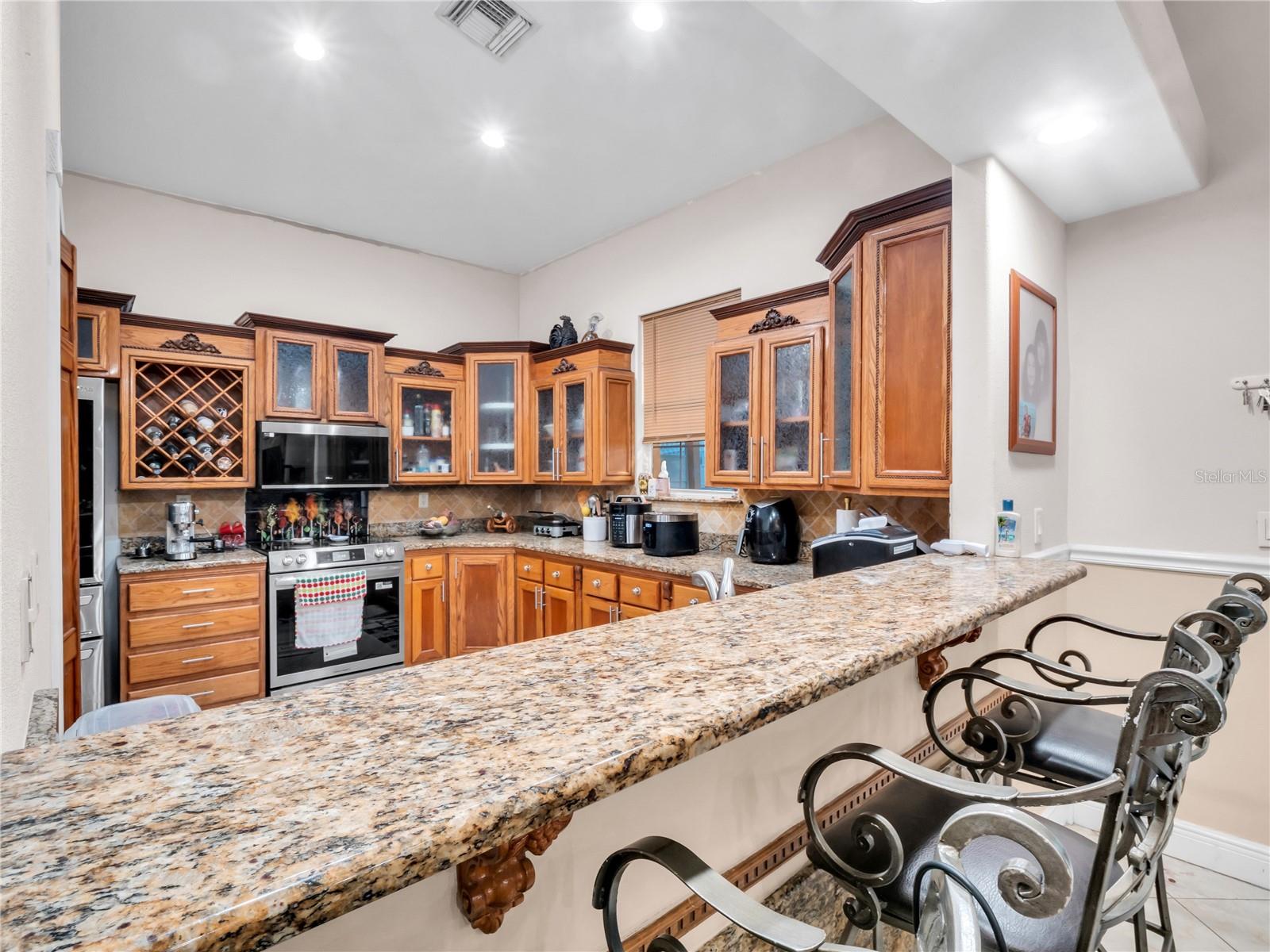 PINECREST VILLA - Residential